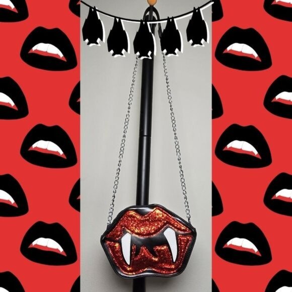 🎃 Glamorous Glitter Vampire Lips Crossbody Bag (NWOT) - Picture 1 of 11